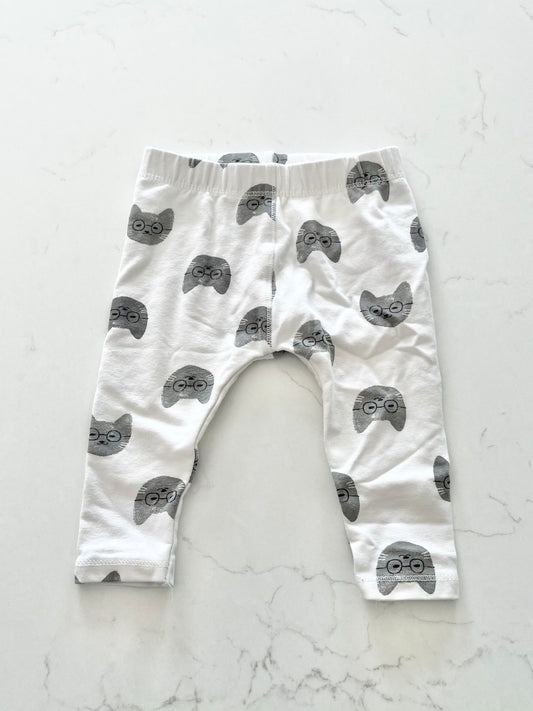 Zara-Pantalon-6/9 mois ( fait petit )